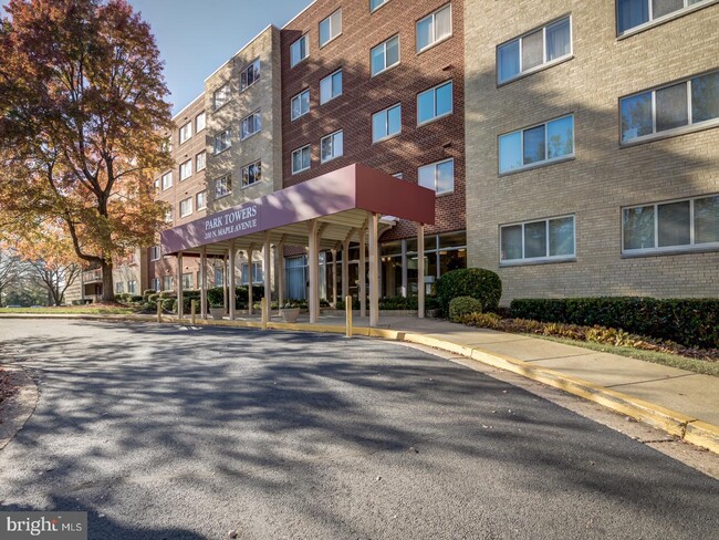 Building Photo - 200 N Maple Ave