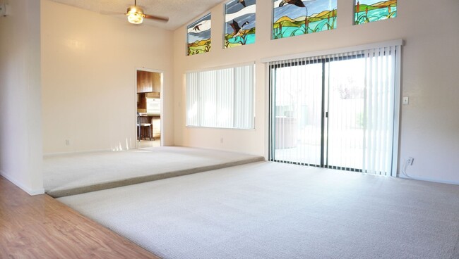 Building Photo - Single-Family Home in a Prime Location.
