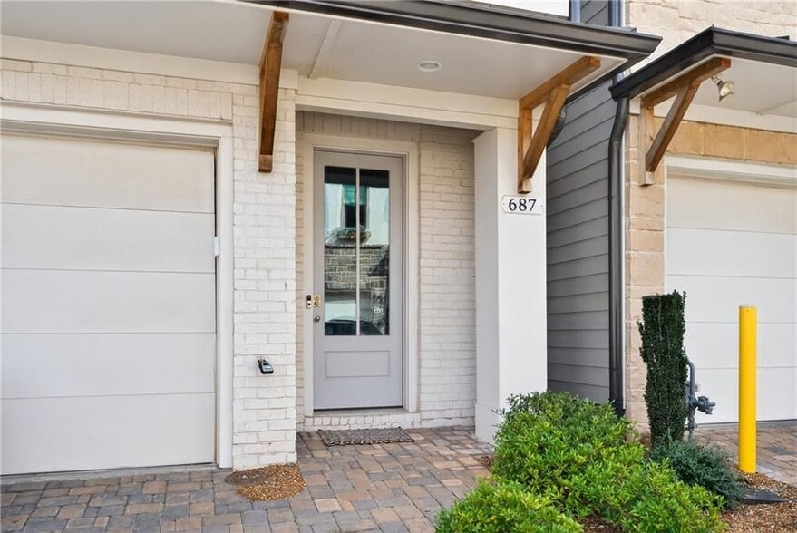 Building Photo - 687 Stickley Oak Way