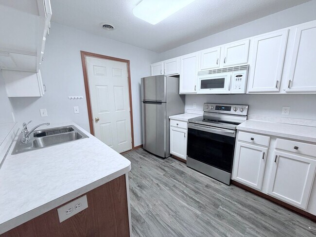 Building Photo - 393 Leeward Trail