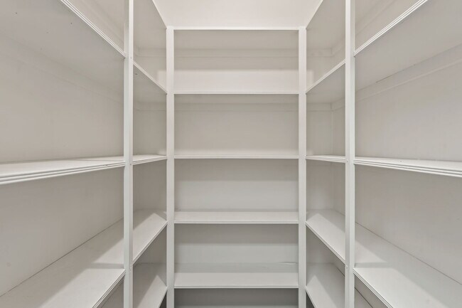 Building Photo - 1201 W 12th St