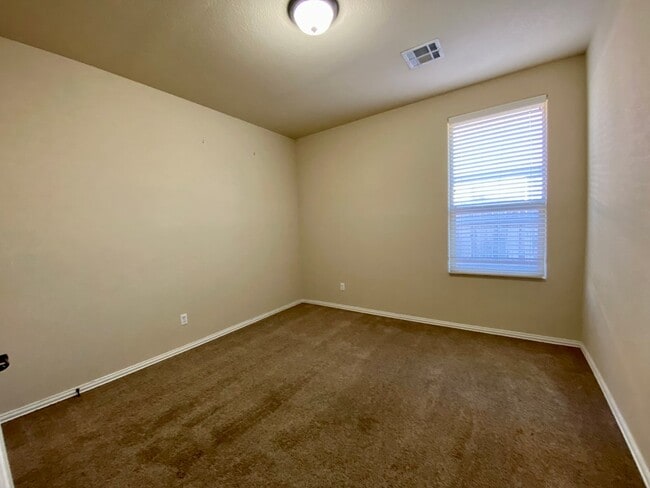 Building Photo - 7021 Spade Ranch Rd