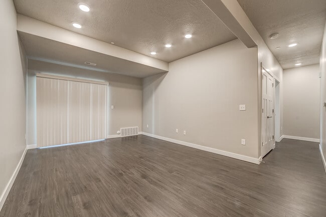 Building Photo - 262 N 540 E