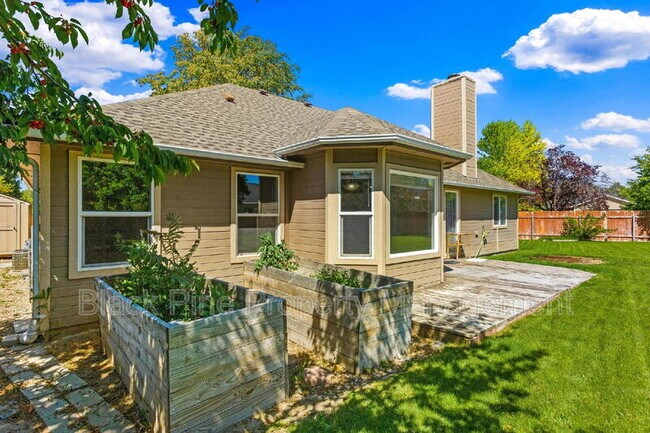 Building Photo - 541 S Canvasback Way