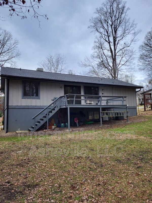 Building Photo - 128 White Oak Rd Ext
