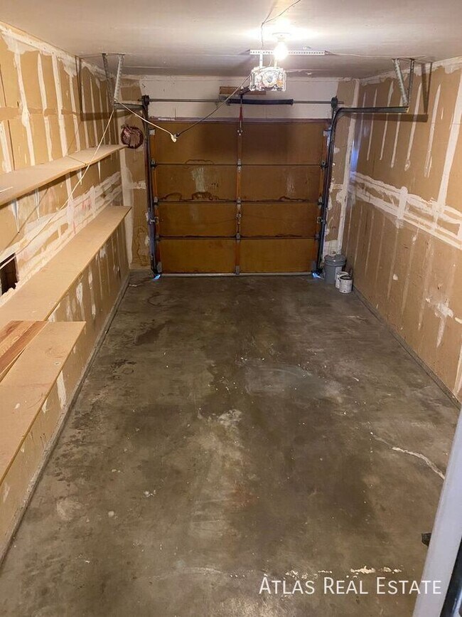 Building Photo - 851 S Uravan Ct