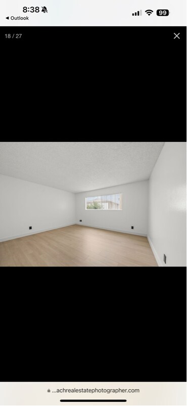 Building Photo - 925 N Inglewood Ave