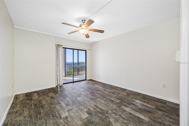 Building Photo - 828 Bahia Del Sol Dr