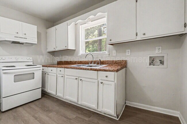 Building Photo - 9131 Feldbank Dr