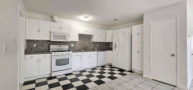 Primary Photo - 68780 Arrowhead Rd