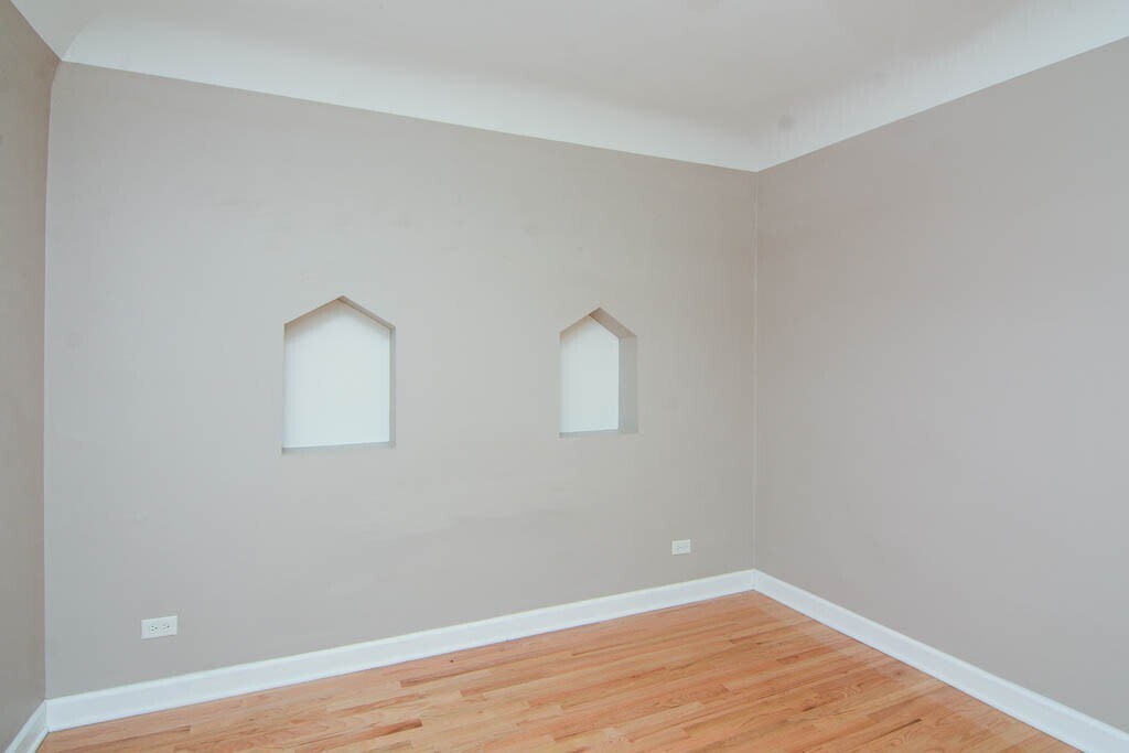 Building Photo - 2922 N Sacramento Ave