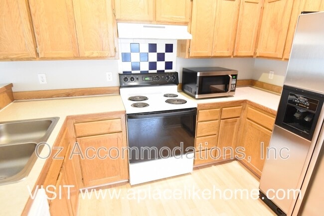 Building Photo - 1151 N Mart-way Dr