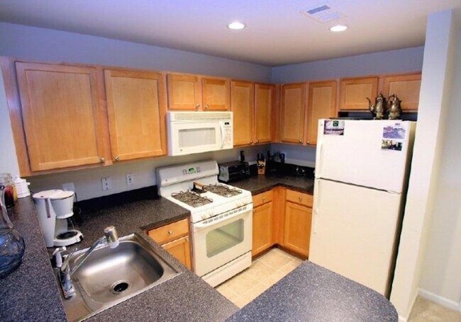 Kitchen - 12000 Market St