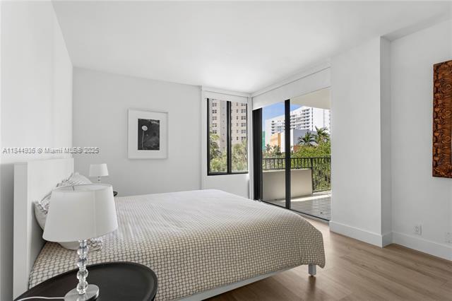 Building Photo - 520 Brickell Key Dr