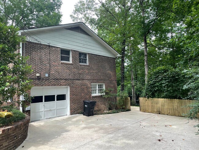 Building Photo - 3779 S Brookwood Rd