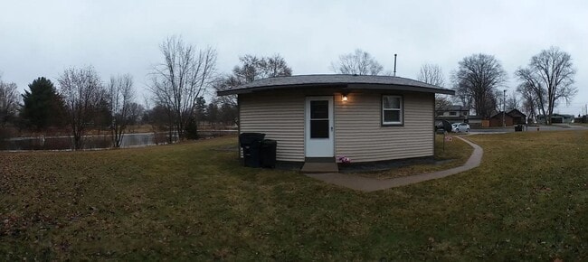 Building Photo - Lakeview Homes