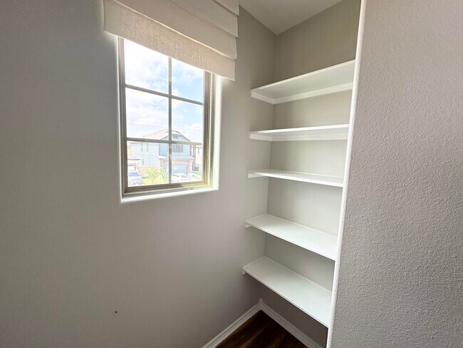 Building Photo - 310 Baywater Hill Ln