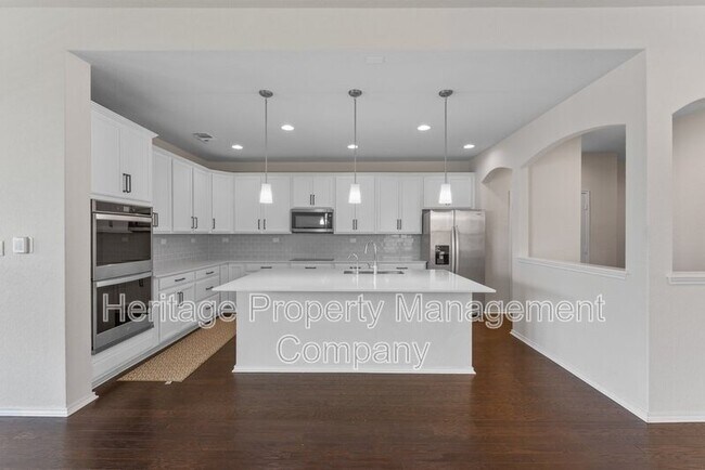 Building Photo - 942 Blue Violet