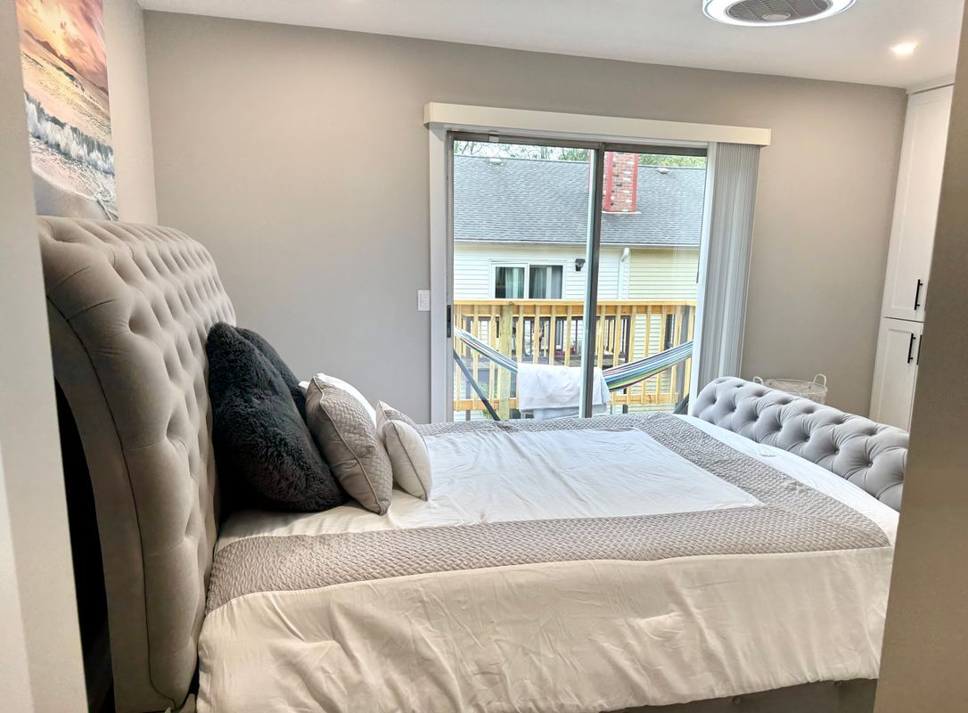 Building Photo - 25 Padanaram Rd