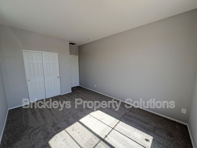 Building Photo - 10419 N 52nd Dr