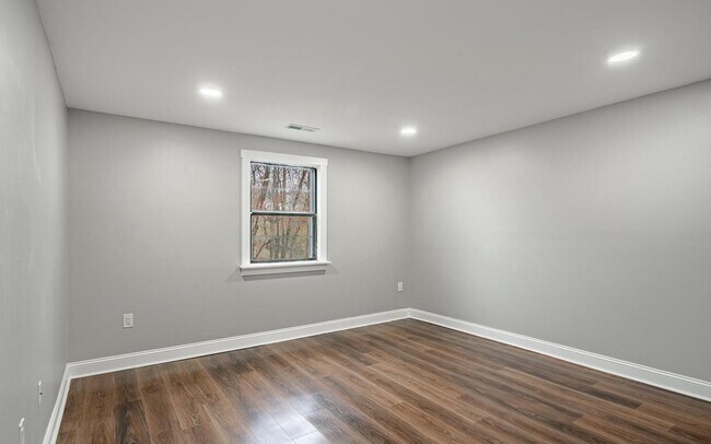 Building Photo - 239 Smallwood Ct