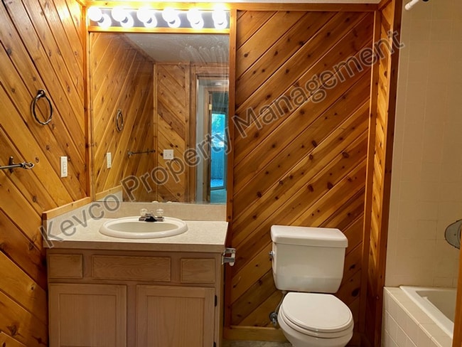 Building Photo - 4545 Wheaton Dr