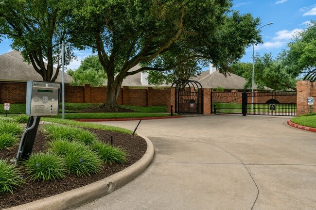 Building Photo - 6418 Parkriver Crossing