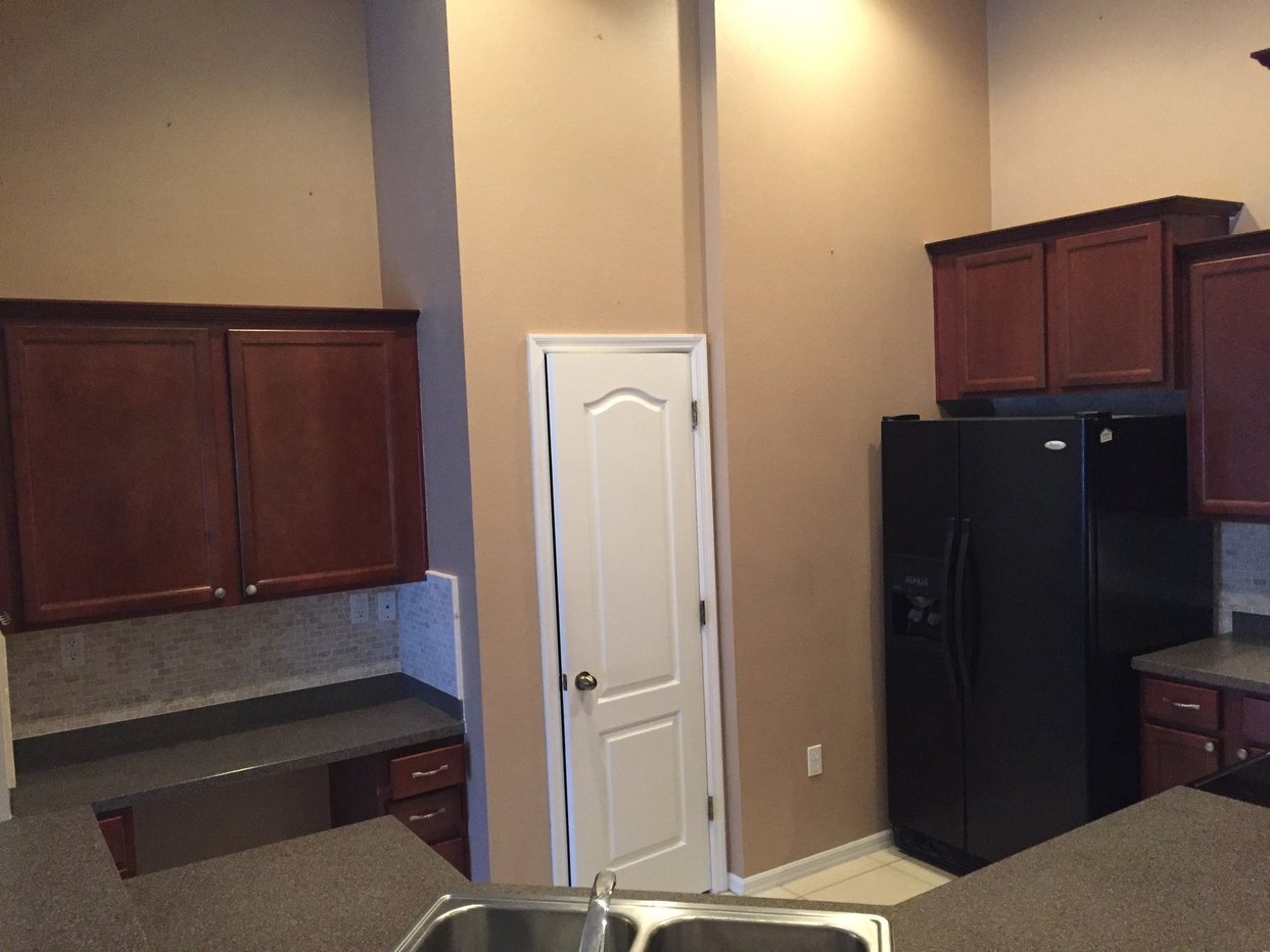 Building Photo - 5723 Kinglethill Dr