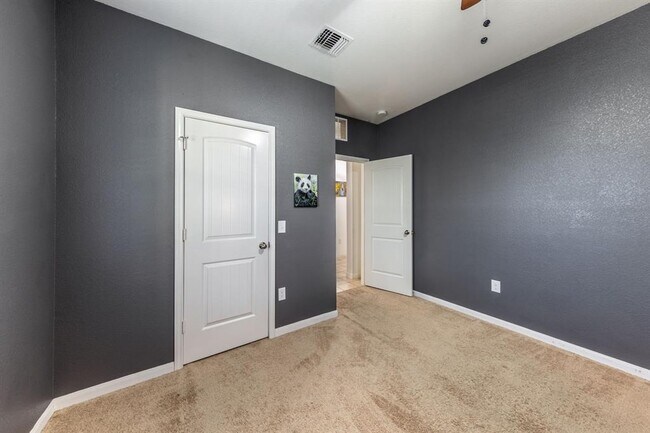 Building Photo - 925 Woodduck Trail