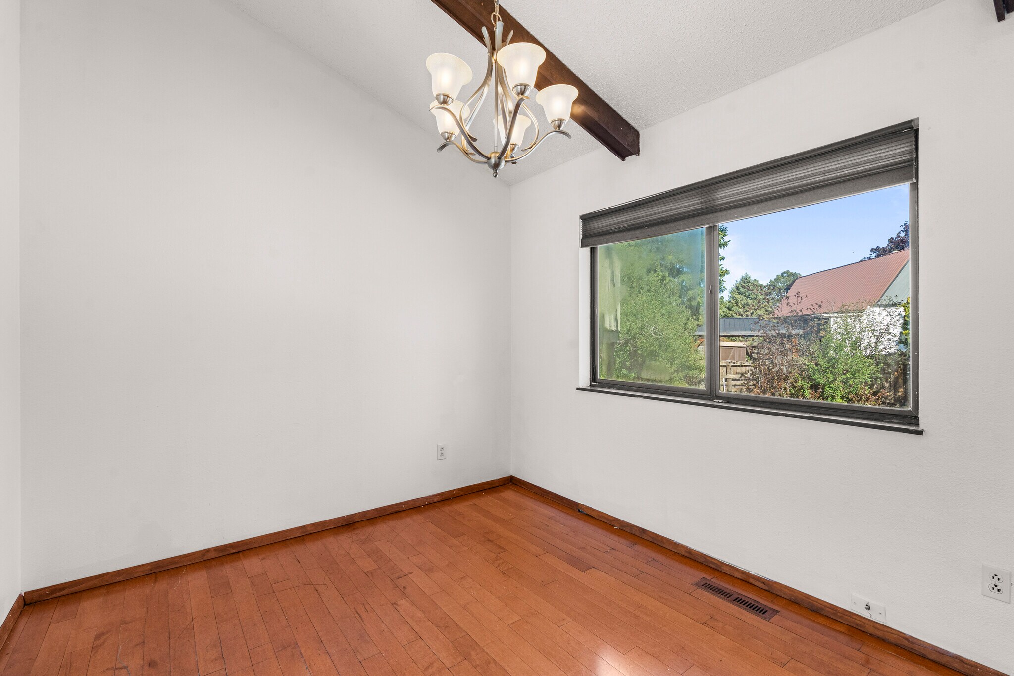 Building Photo - 5916 Wolf Creek Pl