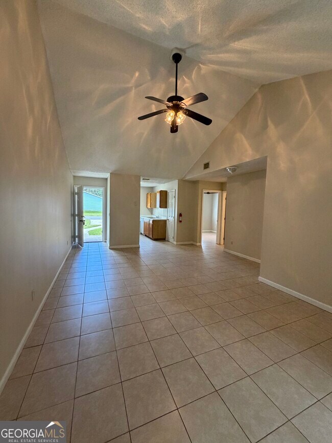 Building Photo - 414 Admiral's Walk Dr