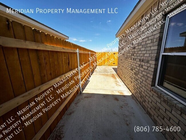 Building Photo - 5804 Urbana Pl