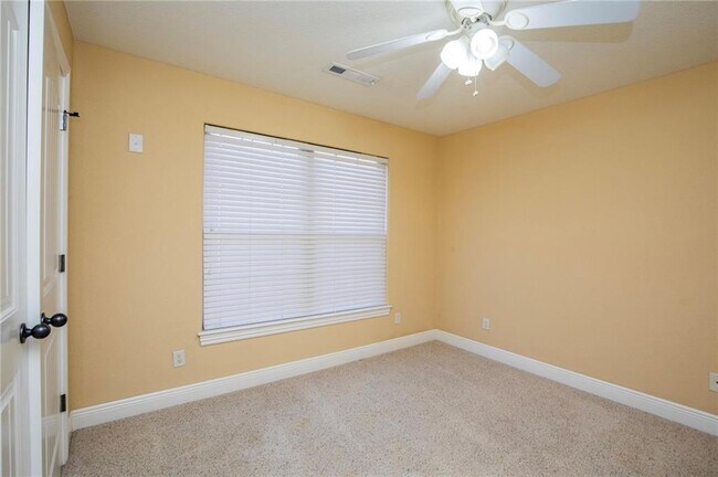 Building Photo - 4003 SW Banbury Dr