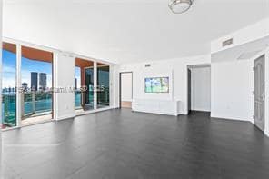 Building Photo - 3370 Hidden Bay Dr