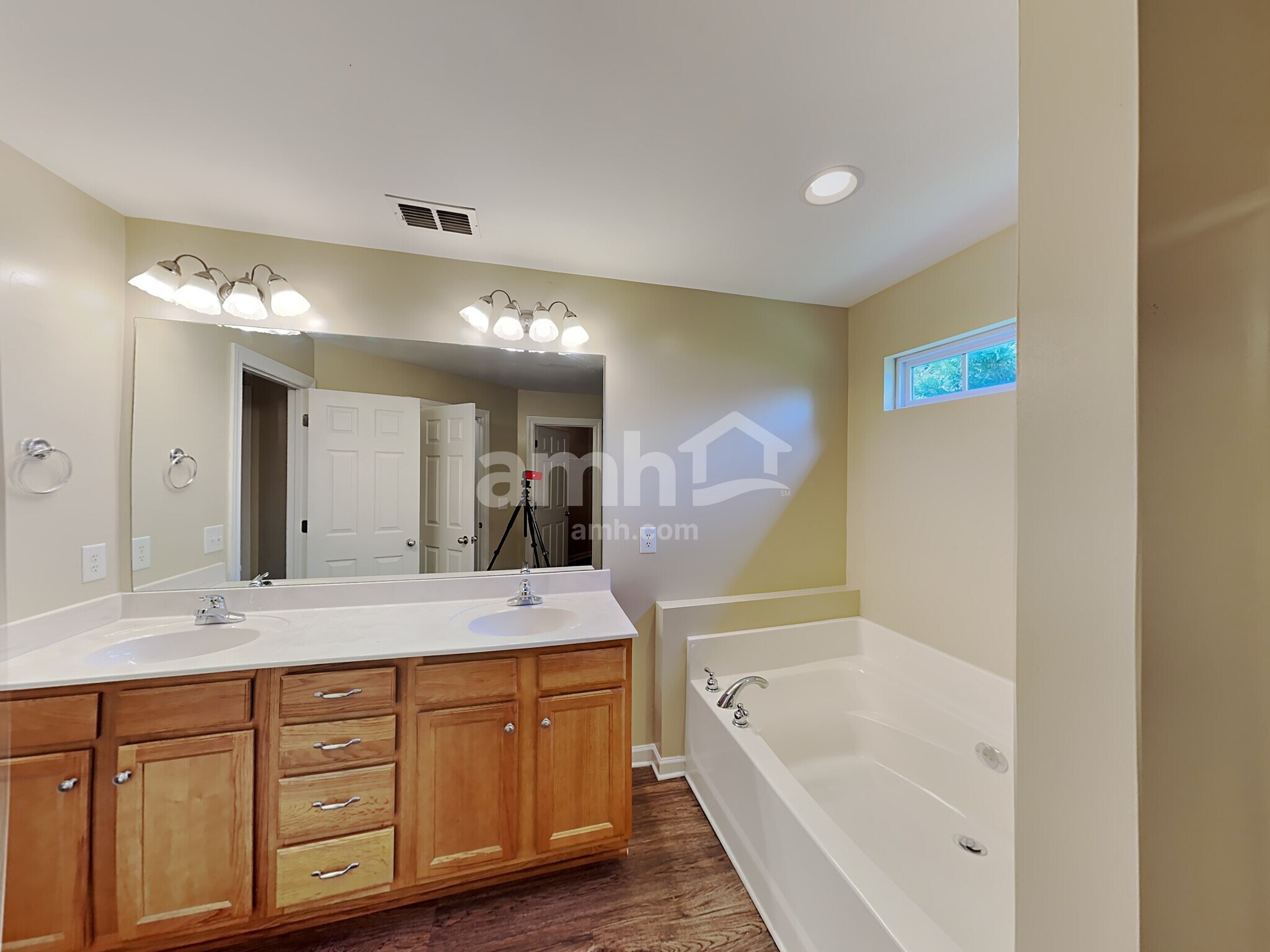 Building Photo - 1628 Antebellum Dr