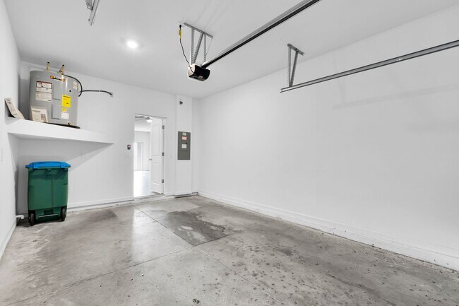 Building Photo - 4915 SW 81st Lp