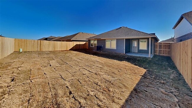 Building Photo - 2733 Dennis Dr
