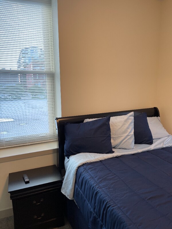 Building Photo - 1417 W9th St