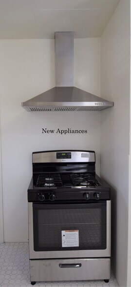 Building Photo - 5230 Vesper Ave