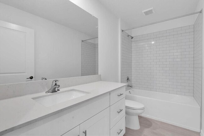 Building Photo - 17594 Pleasantview Blvd