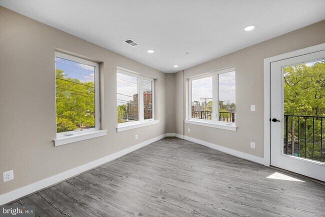 Building Photo - 1617 Rhode Island Ave NE