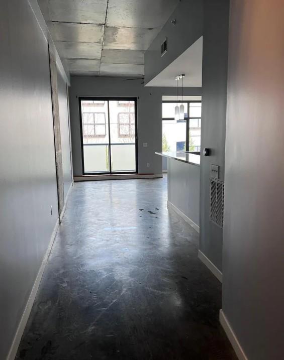 Building Photo - 335 W Ponce de Leon Ave