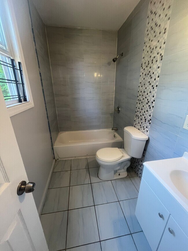 Building Photo - 15-17 Ferdinand St