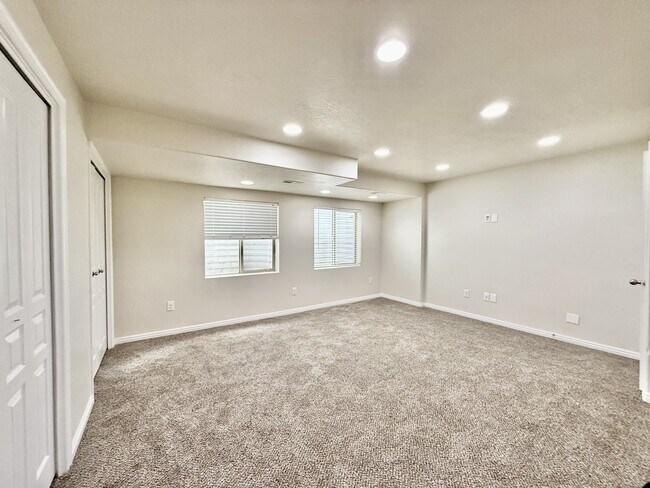 Building Photo - 10753 Topview Rd
