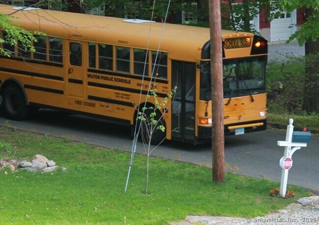 Building Photo - 43 Kent Hills Ln