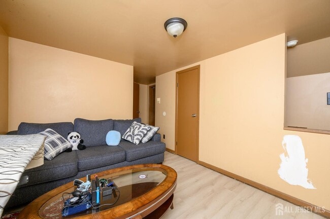 Building Photo - 1 Ovington Ave