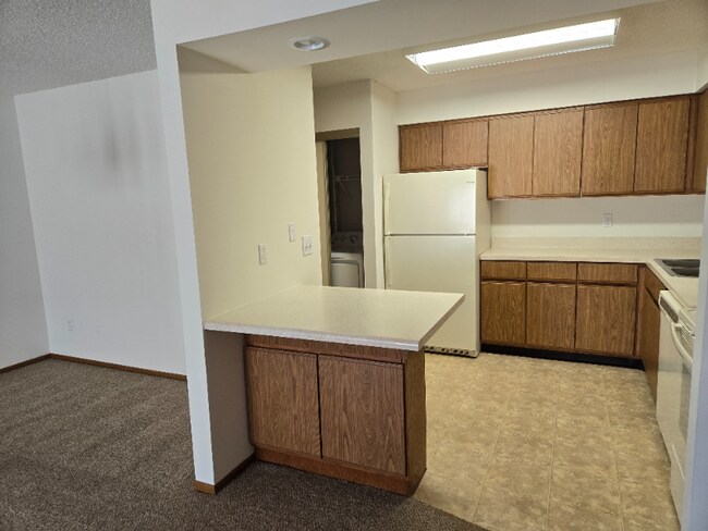 Building Photo - 6471 Hummingbird Ln