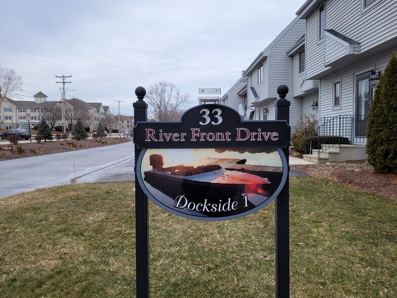 Building Photo - 33 River Front Dr