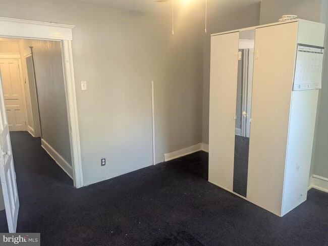 Building Photo - 422 Viola St