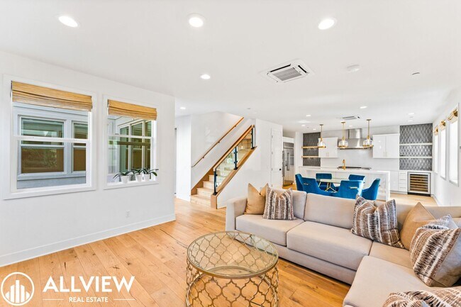 Building Photo - *Limited Move In Special! $1,000 Off First...